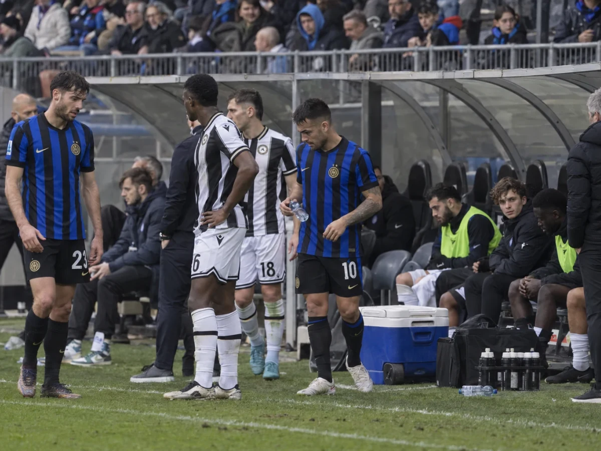 Inter håller jämna steg med Roma efter 5-3 mot Udinese