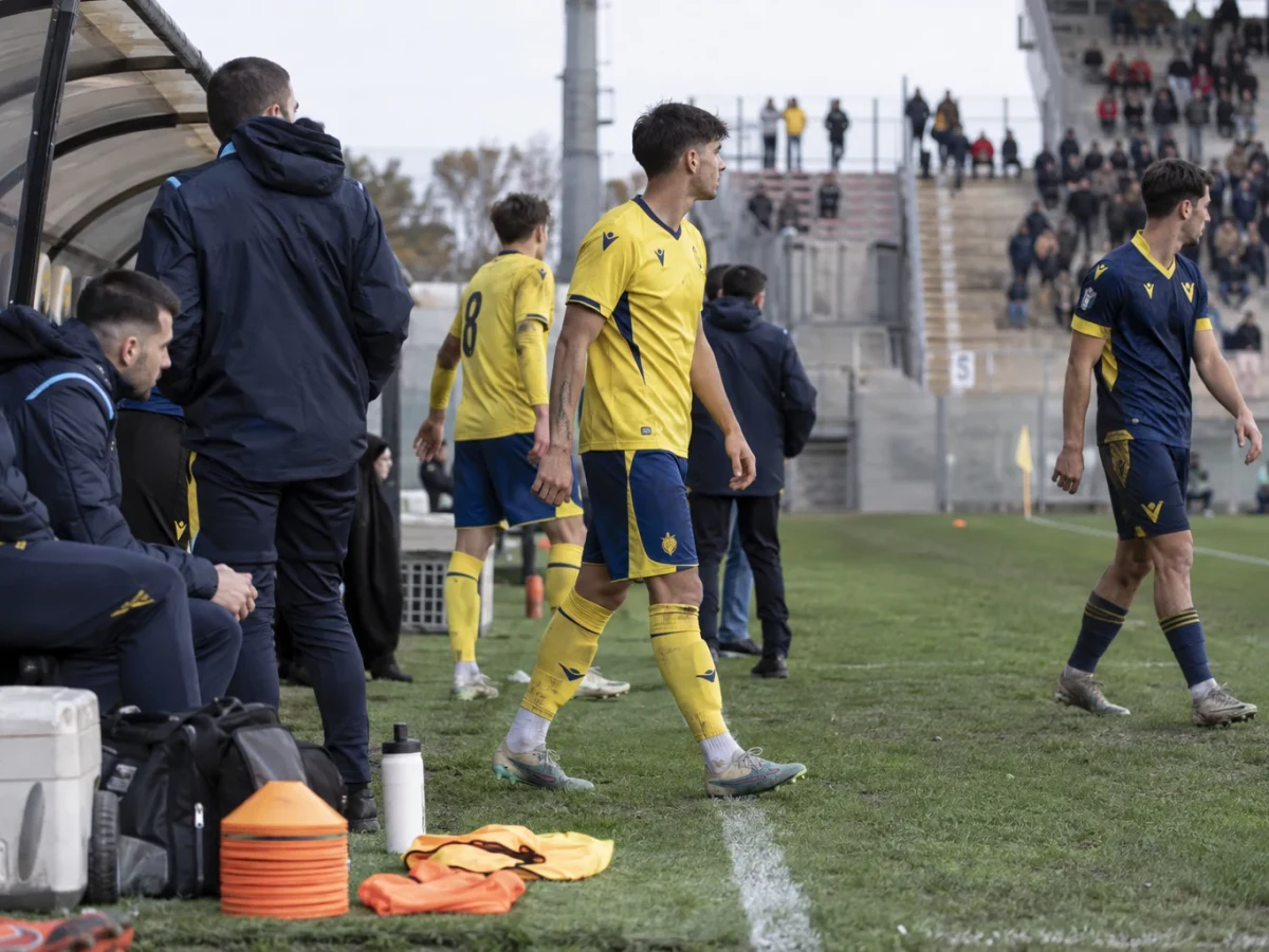 Modena slog Hellas Verona och hakar på i toppen