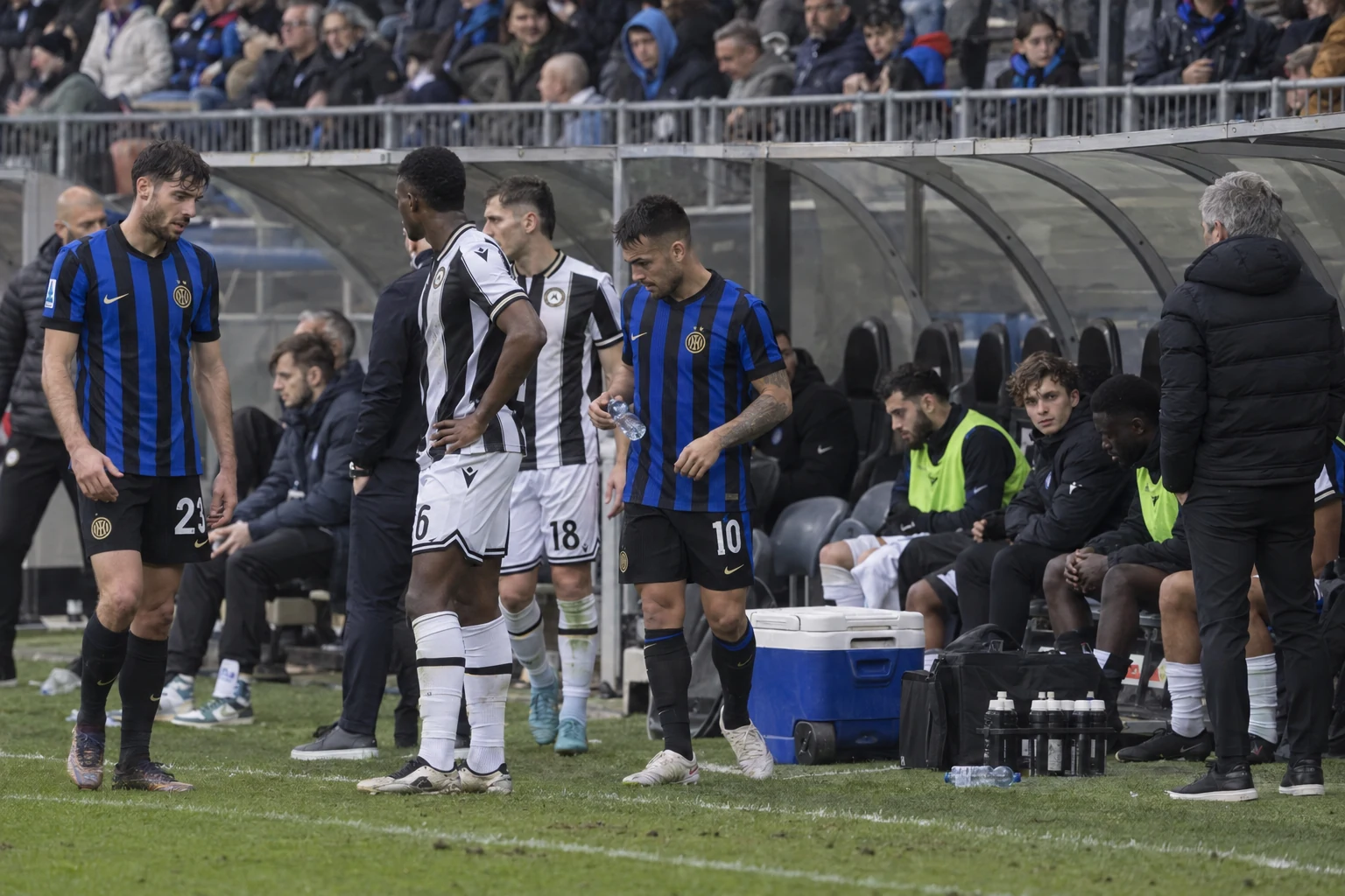 Inter håller jämna steg med Roma efter 5-3 mot Udinese